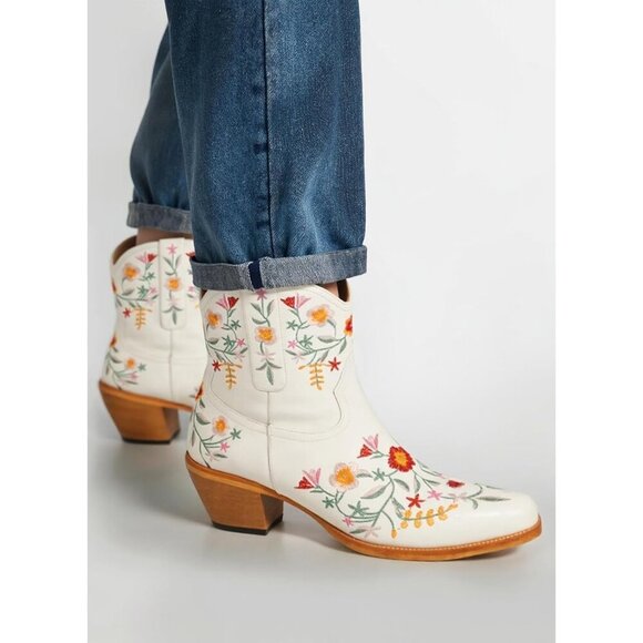 Women's Chunky Heel Ankle Snip Square Toe Flower Embroidered Western White Boot - Picture 3 of 8